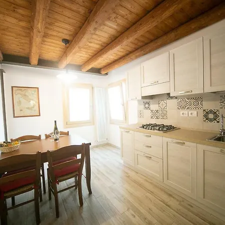 Casa Veronese Daire *
